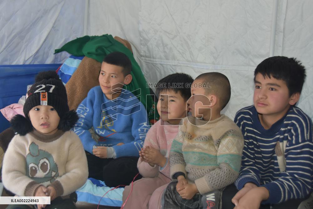 CHINA-XINJIANG-WUSHI-EARTHQUAKE-RELIEF EFFORTS (CN)