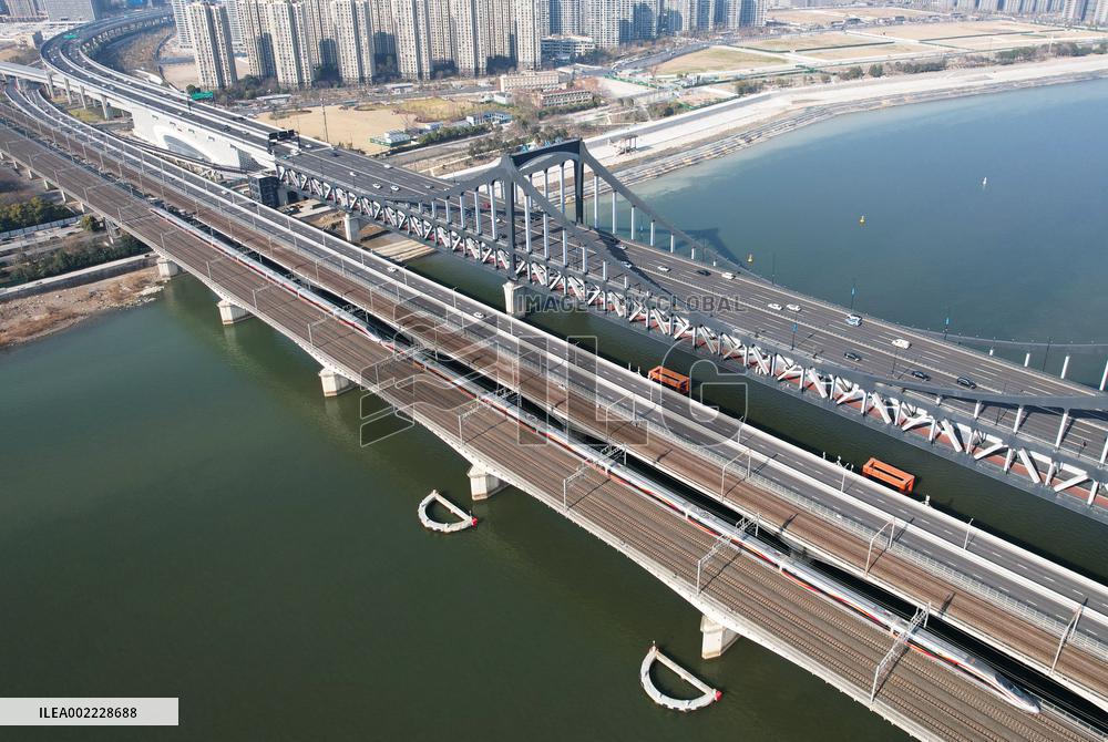 9 Billion People in 2024 Spring Festival Travel