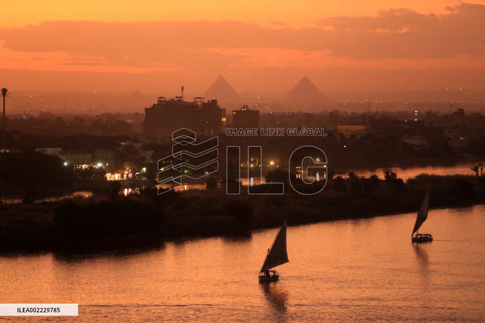 XINHUA PHOTOS OF THE DAY