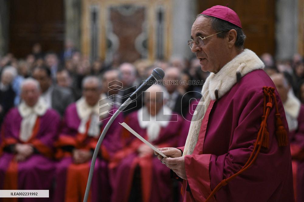 Pope Francis During Private Audience - Vatican