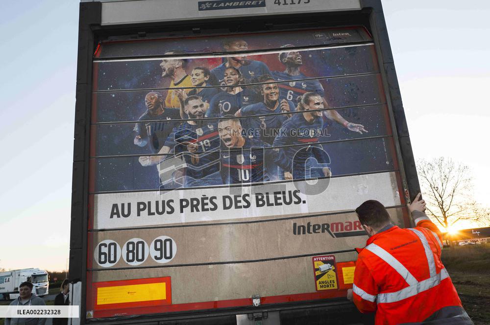 Checking trucks carrying goods - Montauban