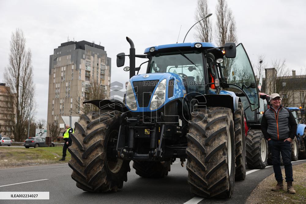 Farmers Protest - Melun