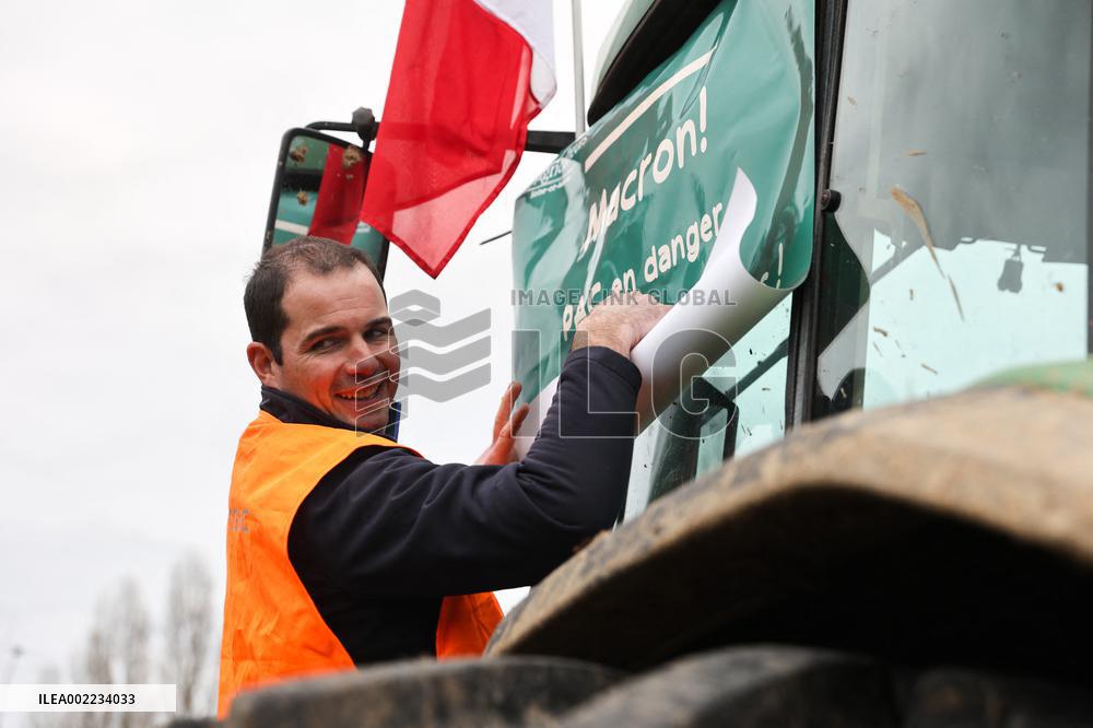 Farmers Protest - Melun