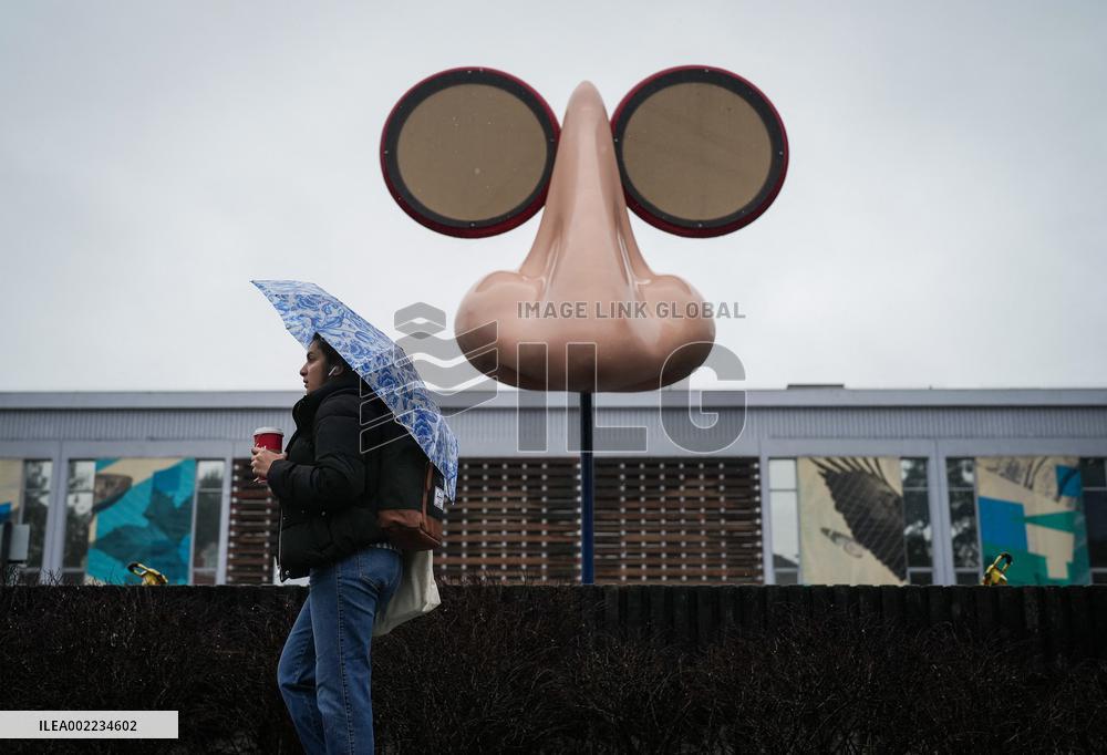 Sculpture By Artist Ron Simmer - Vancouver