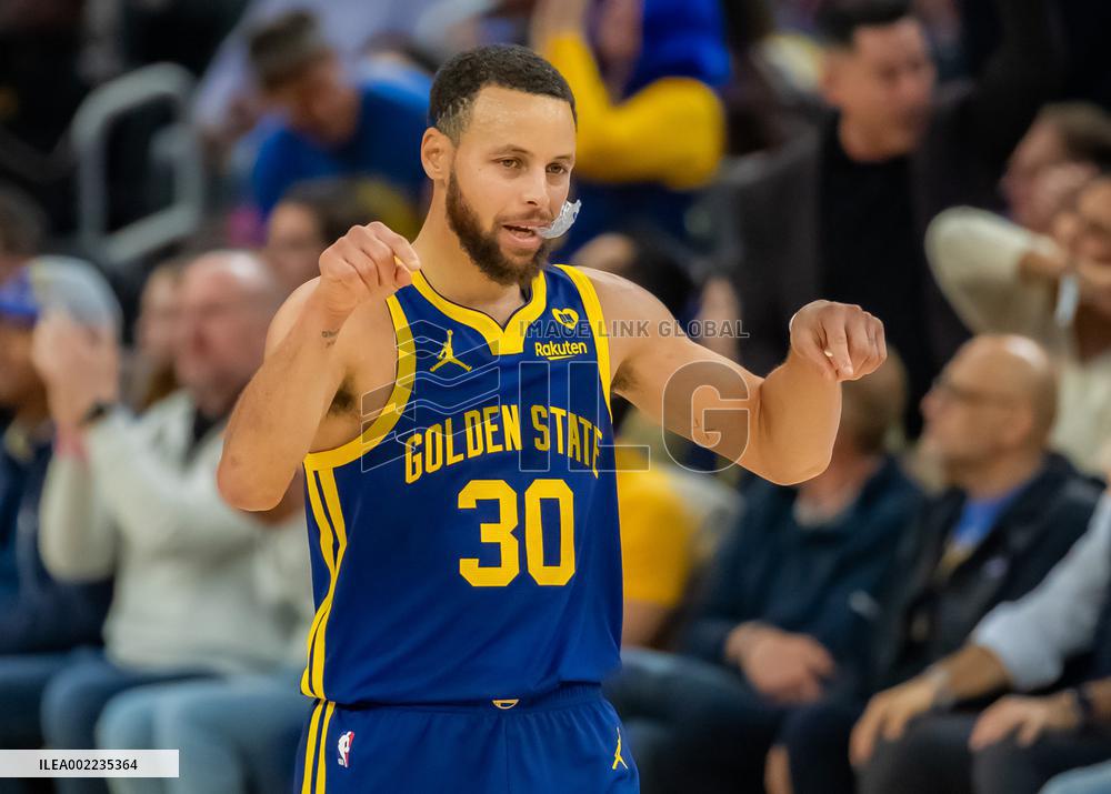(SP)U.S.-SAN FRANCISCO-BASKETBALL-NBA-KINGS VS WARRIORS
