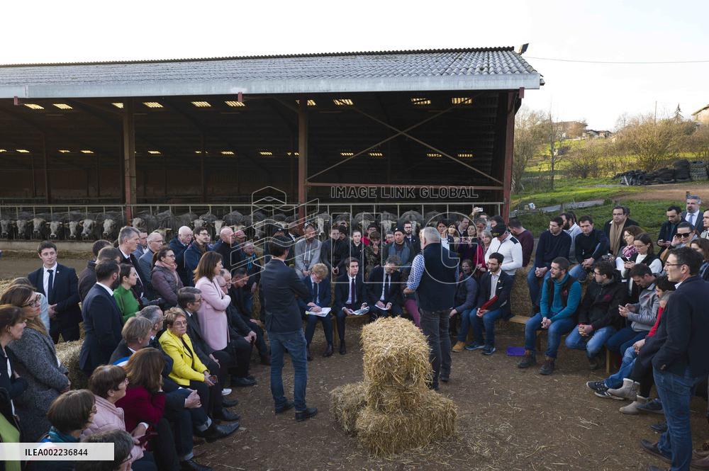 Gabriel Attal visits a cattle farm - Montastruc de Salies