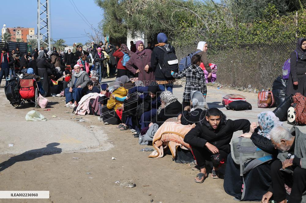 MIDEAST-GAZA-KHAN YOUNIS-EVACUATION