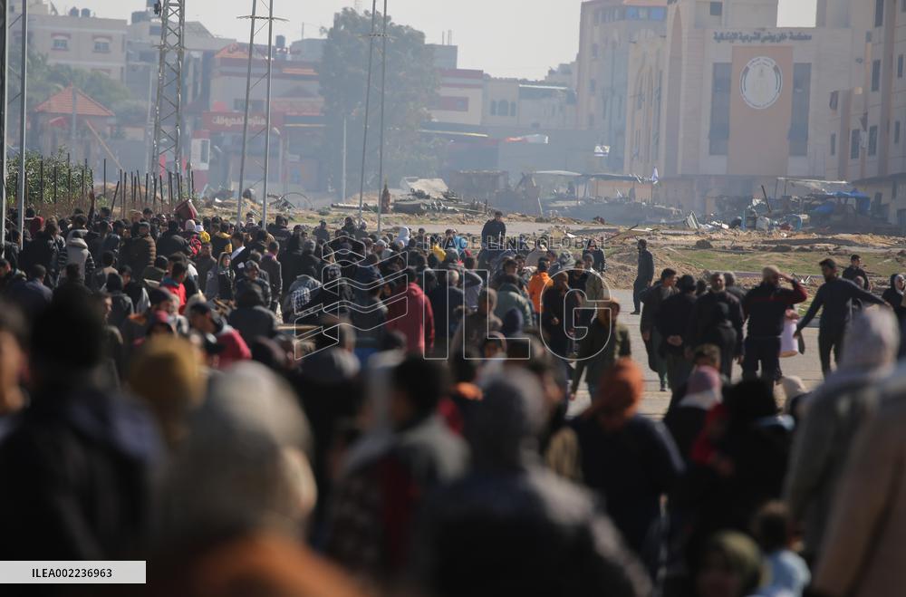 MIDEAST-GAZA-KHAN YOUNIS-EVACUATION