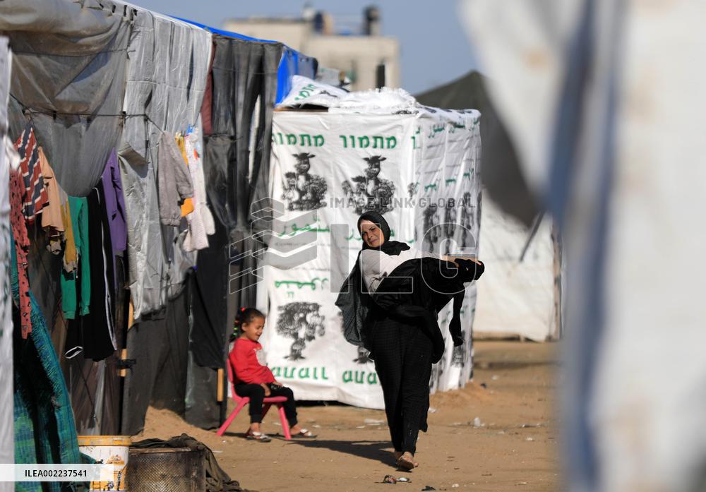 MIDEAST-GAZA-RAFAH-TEMPORARY CAMP