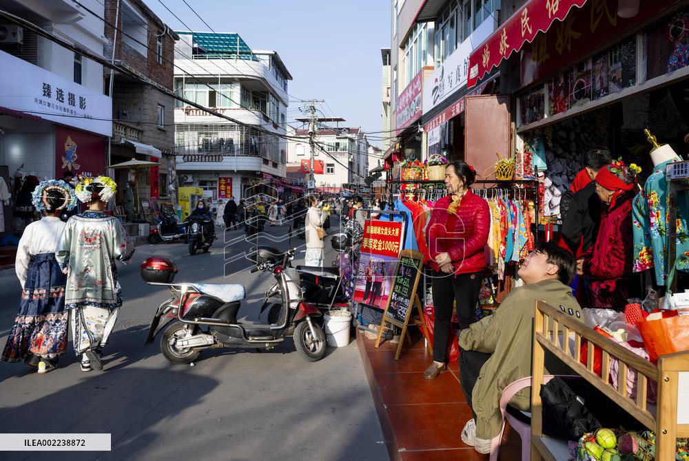 CHINA-FUJIAN-QUANZHOU-FLOWERY HEADWEAR (CN)