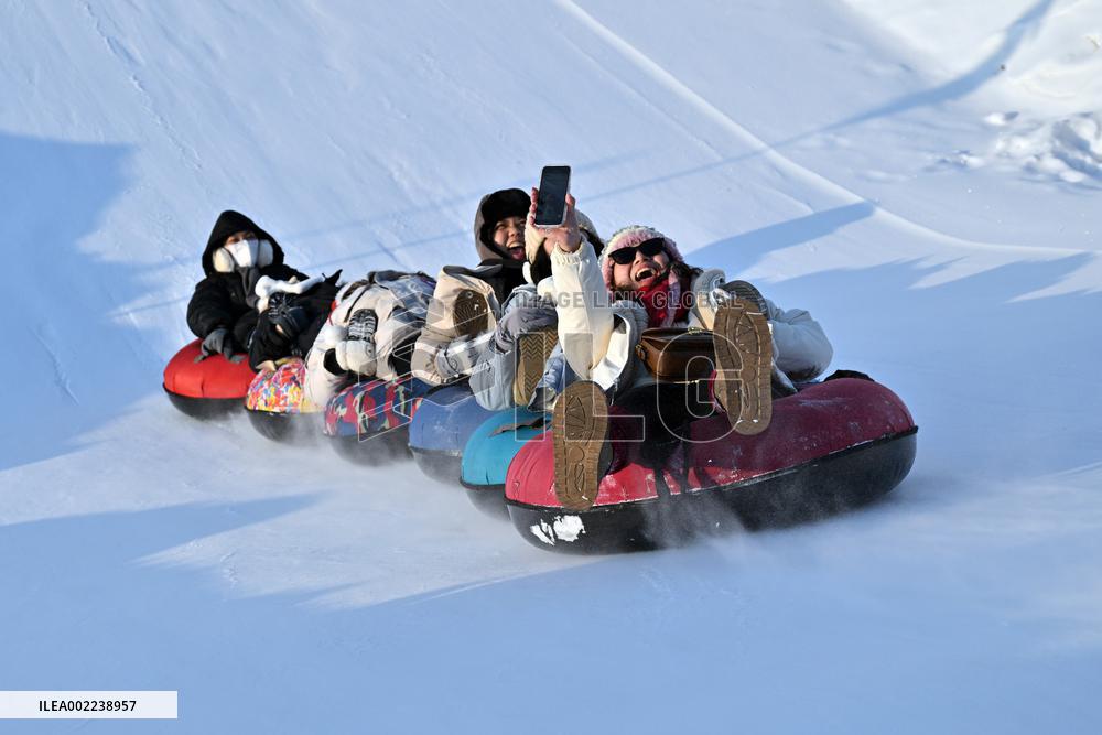 CHINA-JILIN-CHANGCHUN-TAIWAN STUDENTS-ICE & SNOW ENTERTAIMENTS (CN)