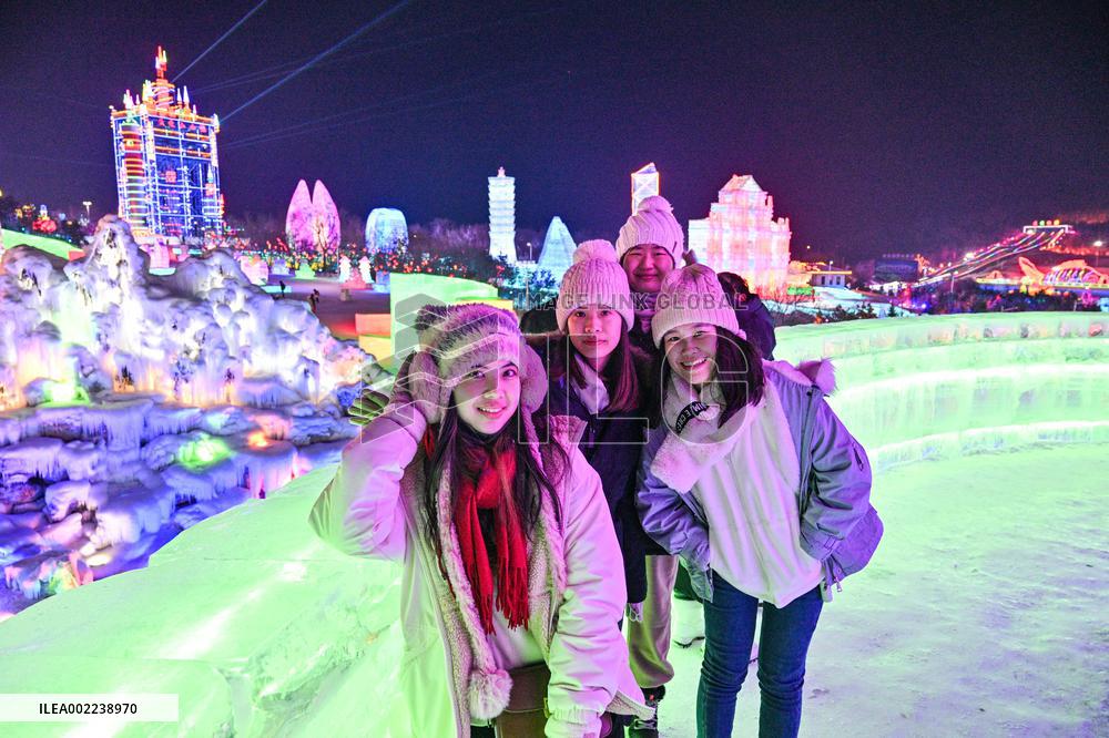 CHINA-JILIN-CHANGCHUN-TAIWAN STUDENTS-ICE & SNOW ENTERTAIMENTS (CN)