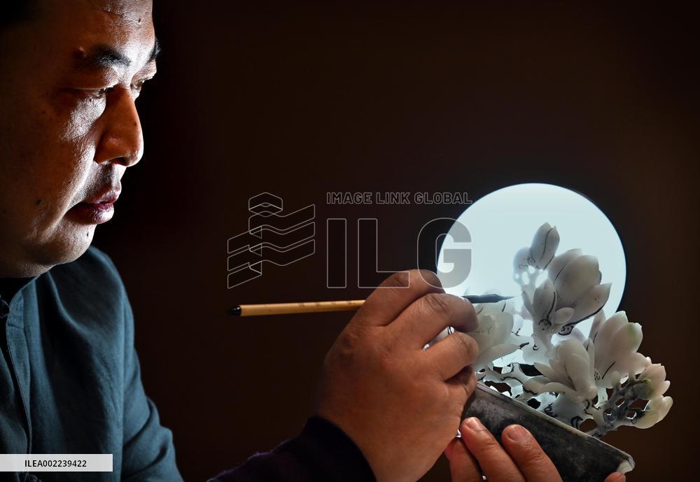 CHINA-HENAN-ZHENPING-JADE CARVING-INHERITOR (CN)