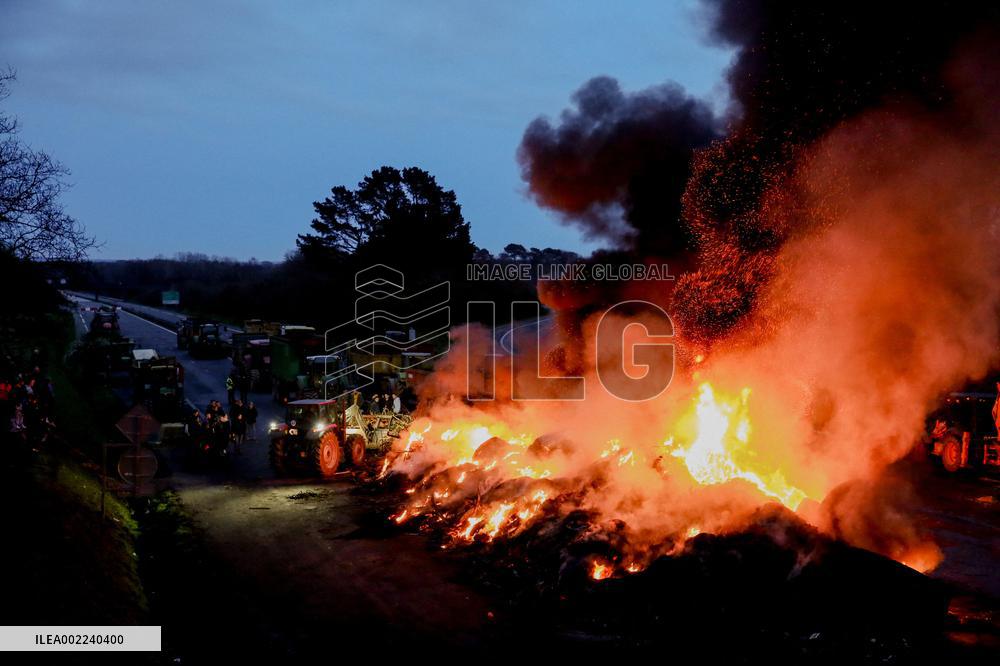 Farmers protest in Bretagne