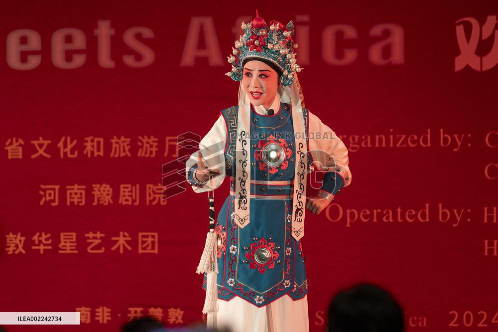 SOUTH AFRICA-CAPE TOWN-SPRING FESTIVAL-GALA PERFORMANCE