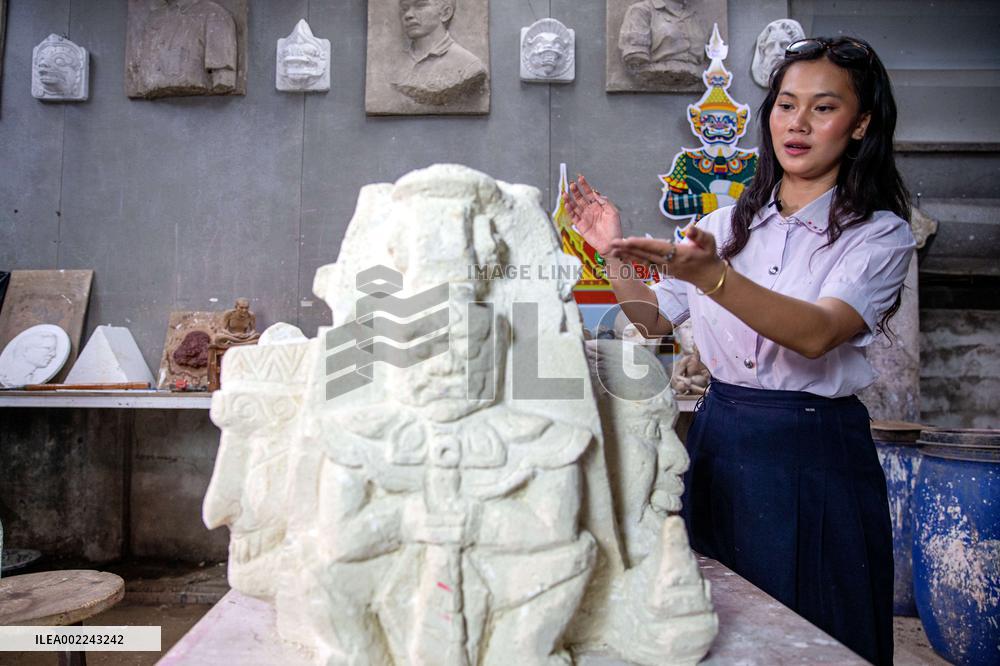 THAILAND-BANGKOK-THAI STUDENTS-VICTORY-HARBIN SNOW SCULPTURE CONTEST