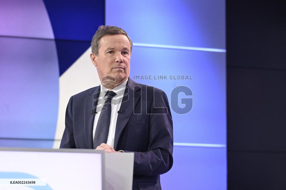 Nicolas Dupont-Aignan On Dimanche En Politique - Paris