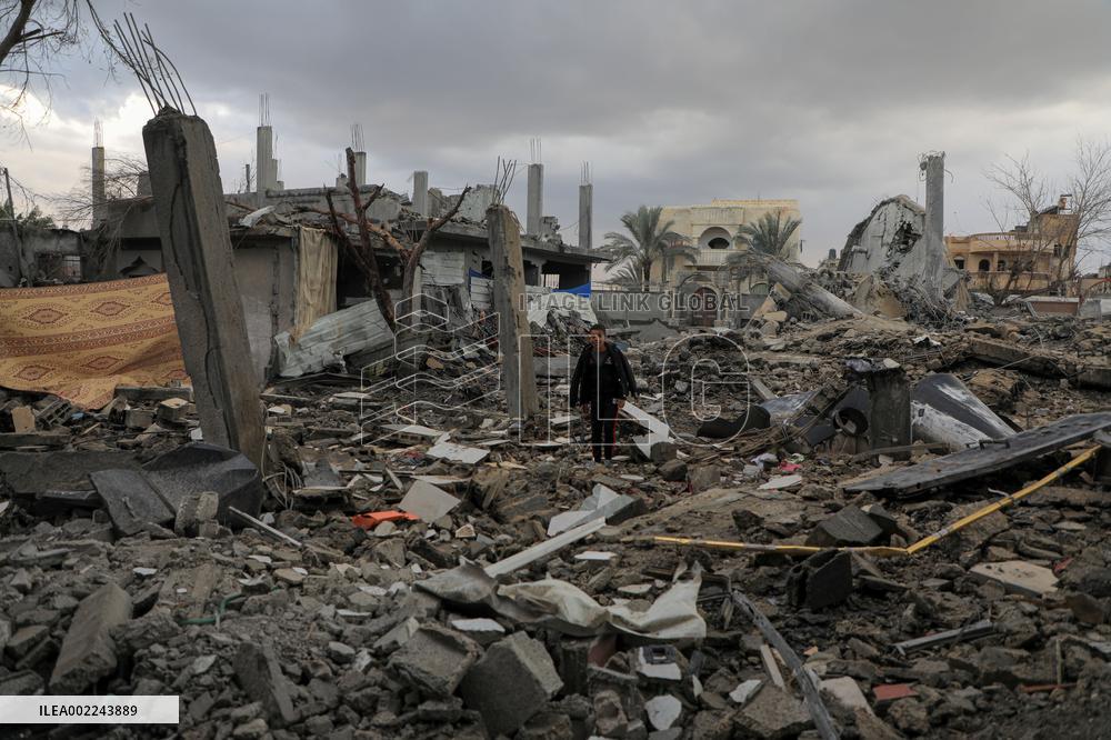 MIDEAST-GAZA-RUBBLE