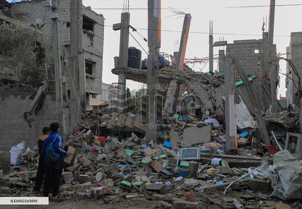 MIDEAST-GAZA-RUBBLE