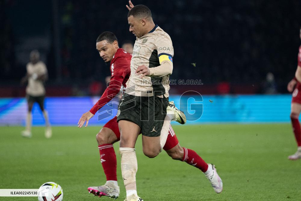 Ligue 1 match between, Paris Saint Germain " "PSG" Stade Brestois 29