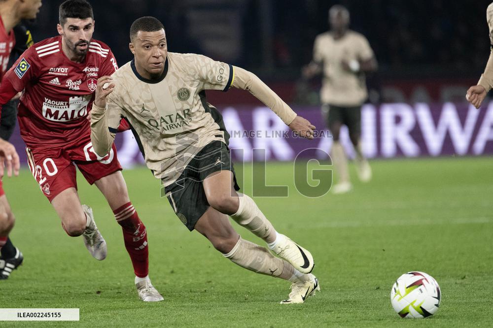 Ligue 1 match between, Paris Saint Germain " "PSG" Stade Brestois 29