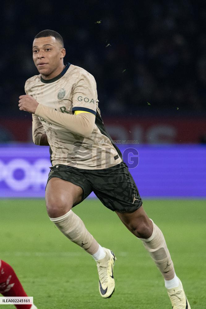 Ligue 1 match between, Paris Saint Germain " "PSG" Stade Brestois 29