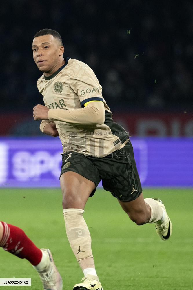 Ligue 1 match between, Paris Saint Germain " "PSG" Stade Brestois 29