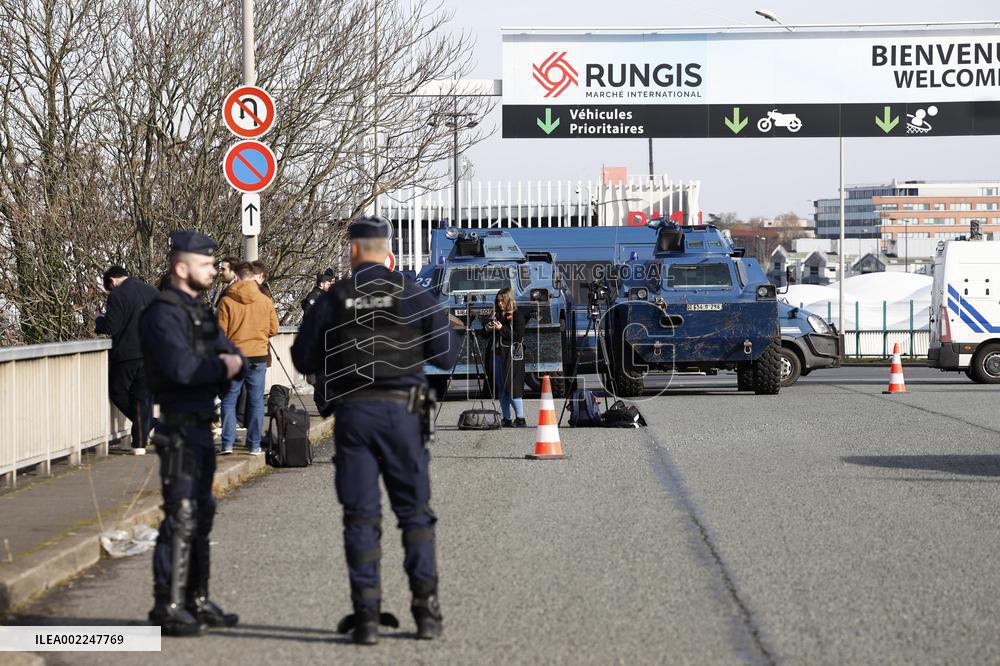 Gendarmes Stand Guard At Wholesale Market - Rungis