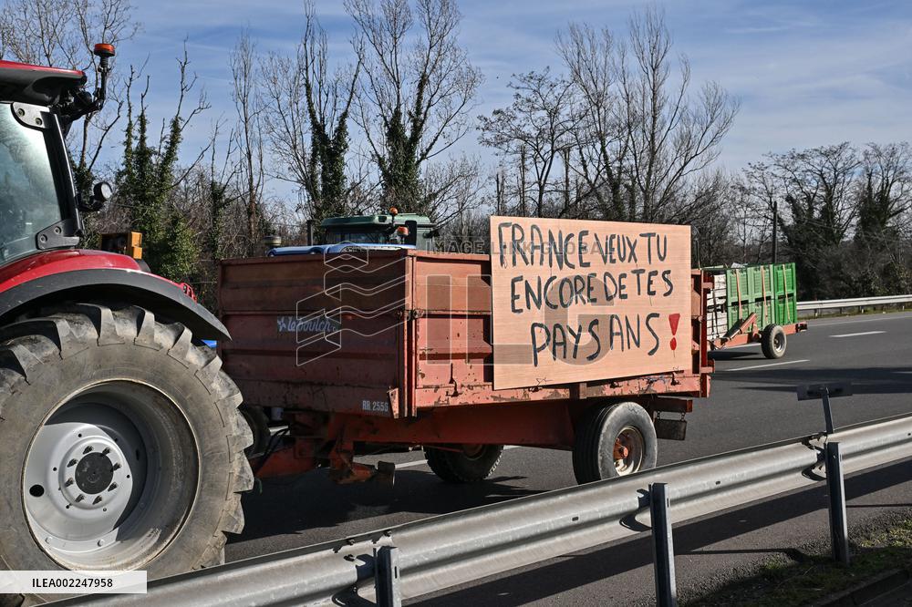 A7 Highway Blocked By Angry Farmers Near Lyon