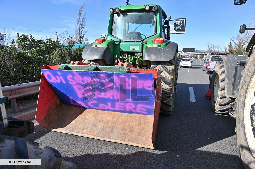 A7 Highway Blocked By Angry Farmers Near Lyon