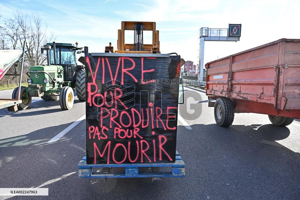 A7 Highway Blocked By Angry Farmers Near Lyon