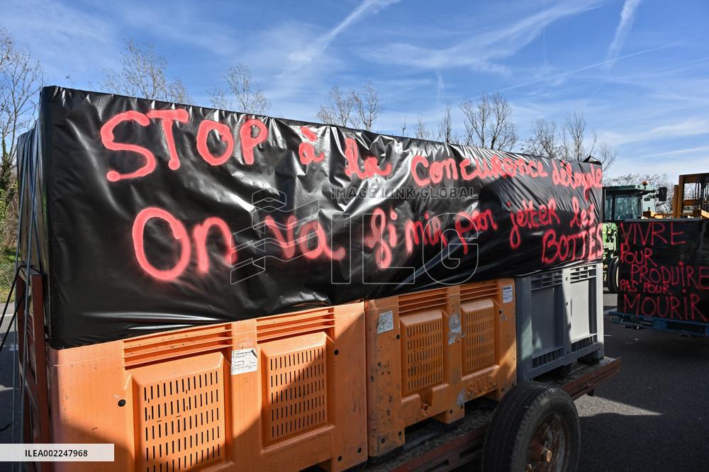 A7 Highway Blocked By Angry Farmers Near Lyon