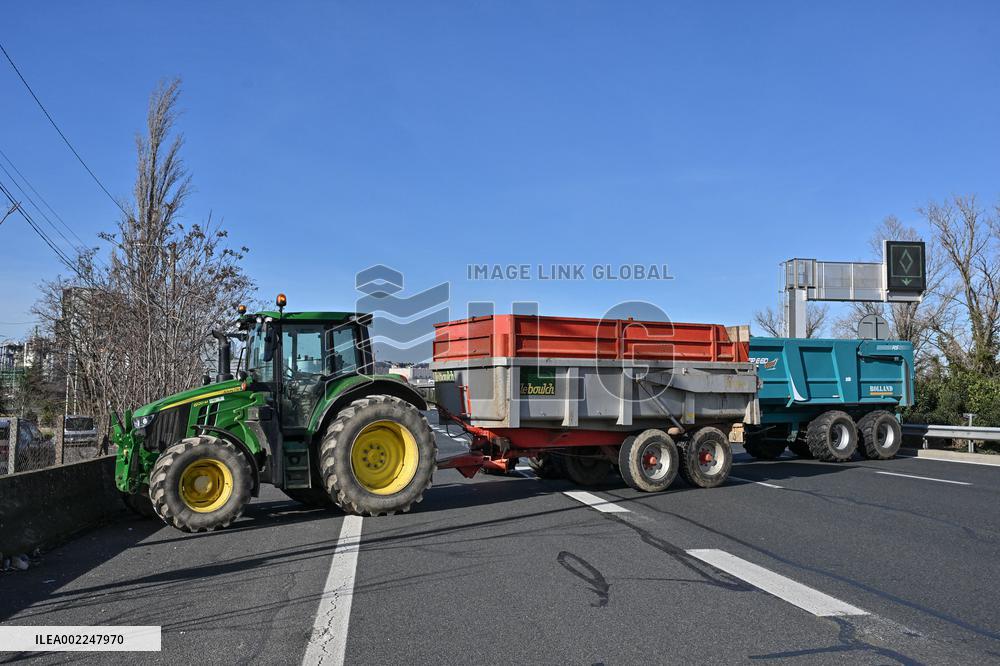 A7 Highway Blocked By Angry Farmers Near Lyon