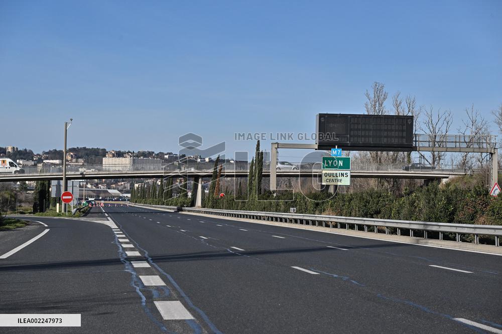 A7 Highway Blocked By Angry Farmers Near Lyon