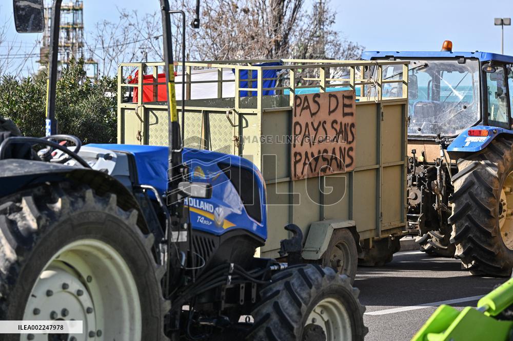 A7 Highway Blocked By Angry Farmers Near Lyon