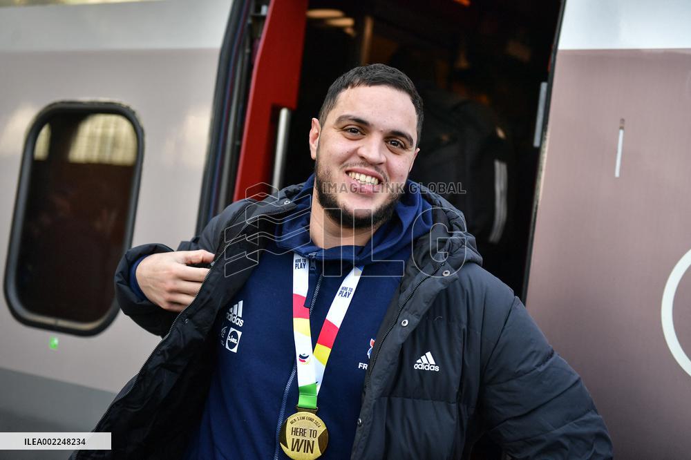 Euro Champion French Handball Team Back To Paris