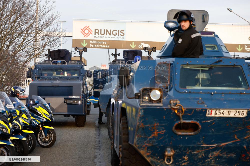 Rungis Market Under Heavy Protection