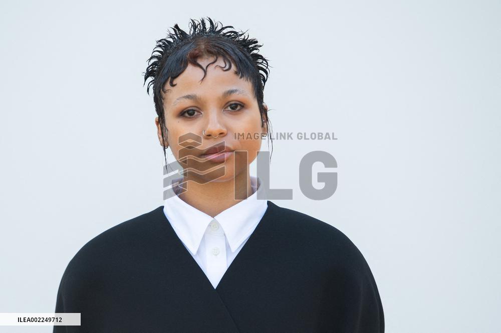 Les Sculptures Jacquemus Photocall