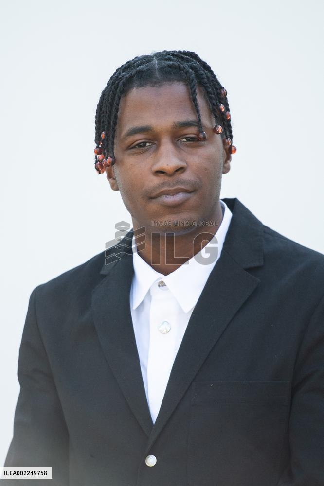 Les Sculptures Jacquemus Photocall