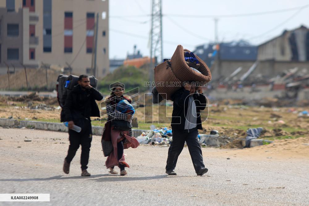 MIDEAST-GAZA-KHAN YOUNIS-EVACUATION