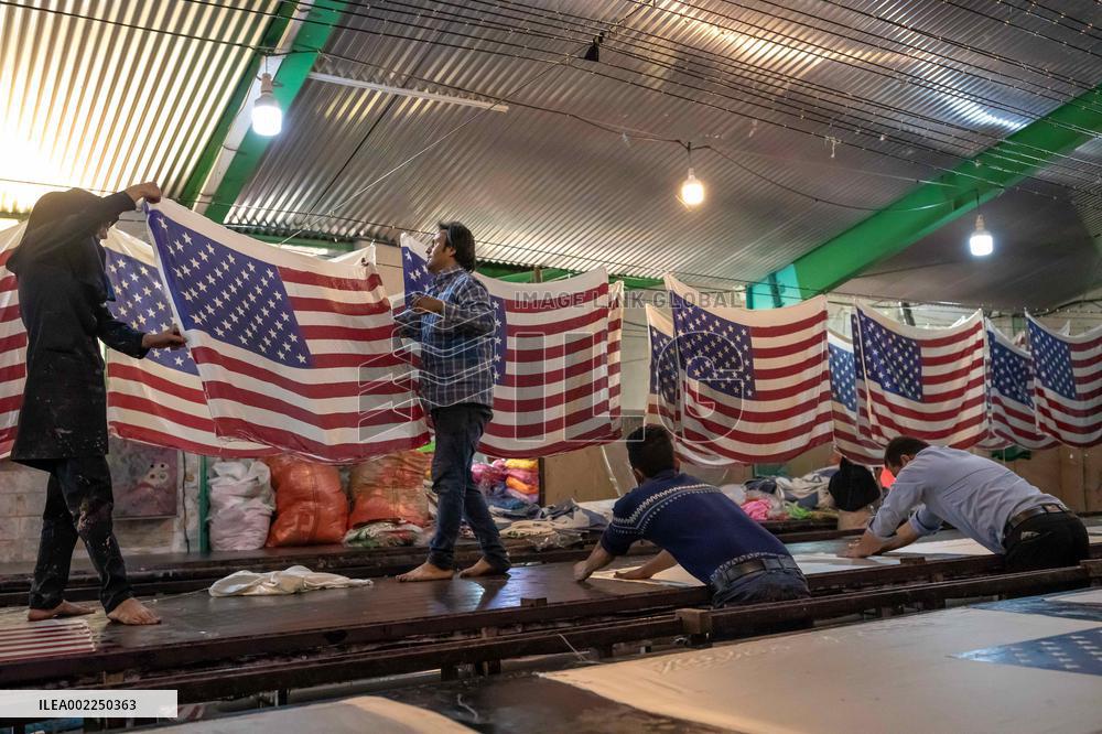 Iranian Factory Makes Us Flags To Burn - Khomein