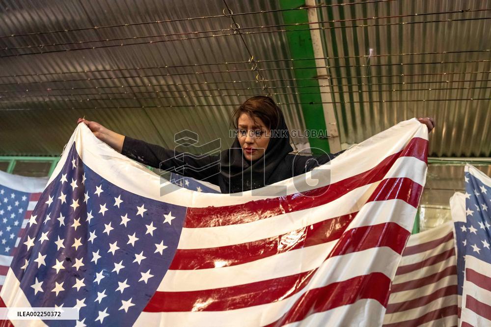 Iranian Factory Makes Us Flags To Burn - Khomein