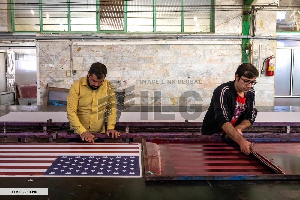 Iranian Factory Makes Us Flags To Burn - Khomein