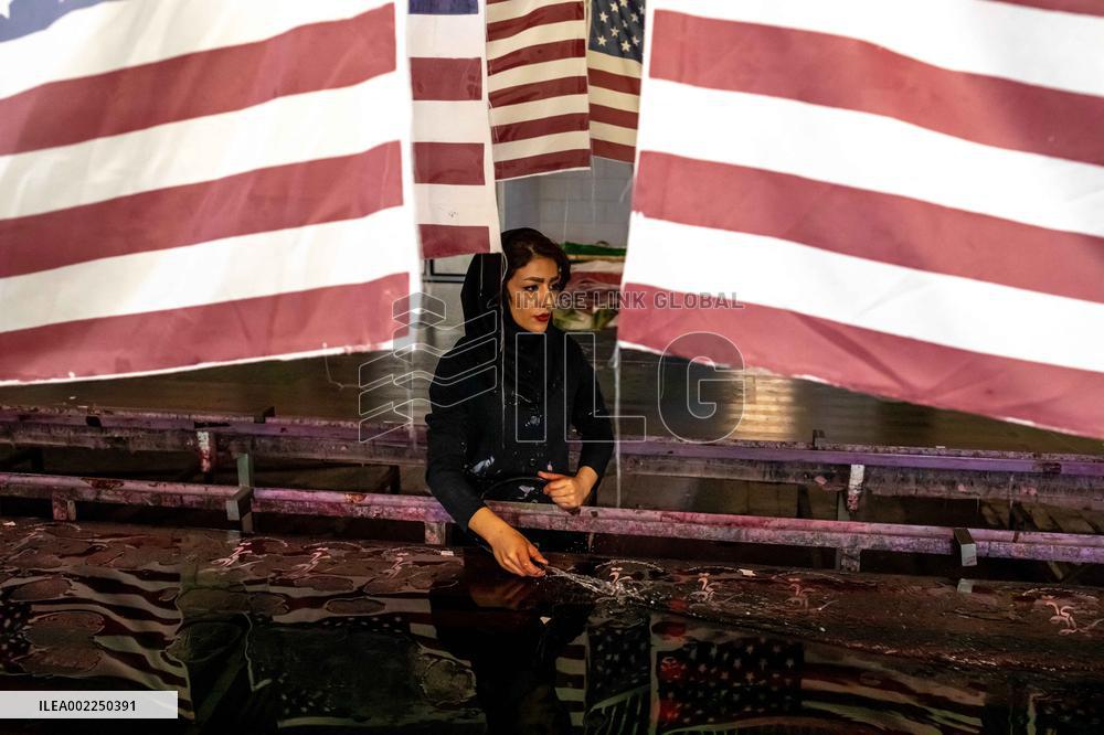 Iranian Factory Makes Us Flags To Burn - Khomein