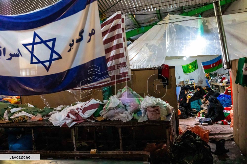 Iranian Factory Makes Us Flags To Burn - Khomein