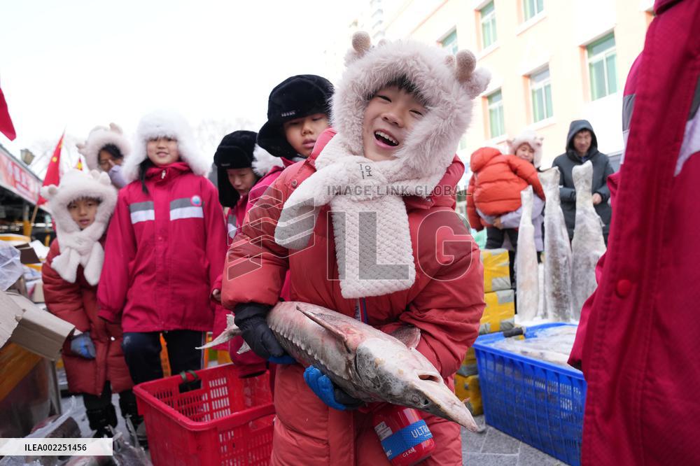 CHINA-HEILONGJIANG-TOURISM-GUANGDONG-CHILDREN (CN)