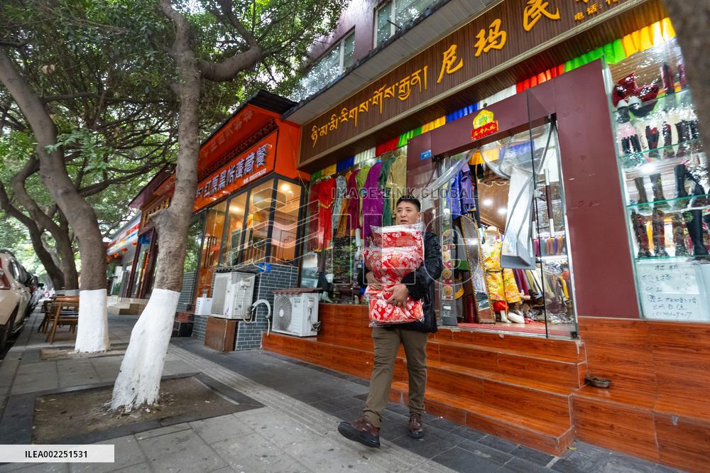 (ChineseToday)CHINA-SICHUAN-CHENGDU-TIBETAN BUSINESSMAN (CN)