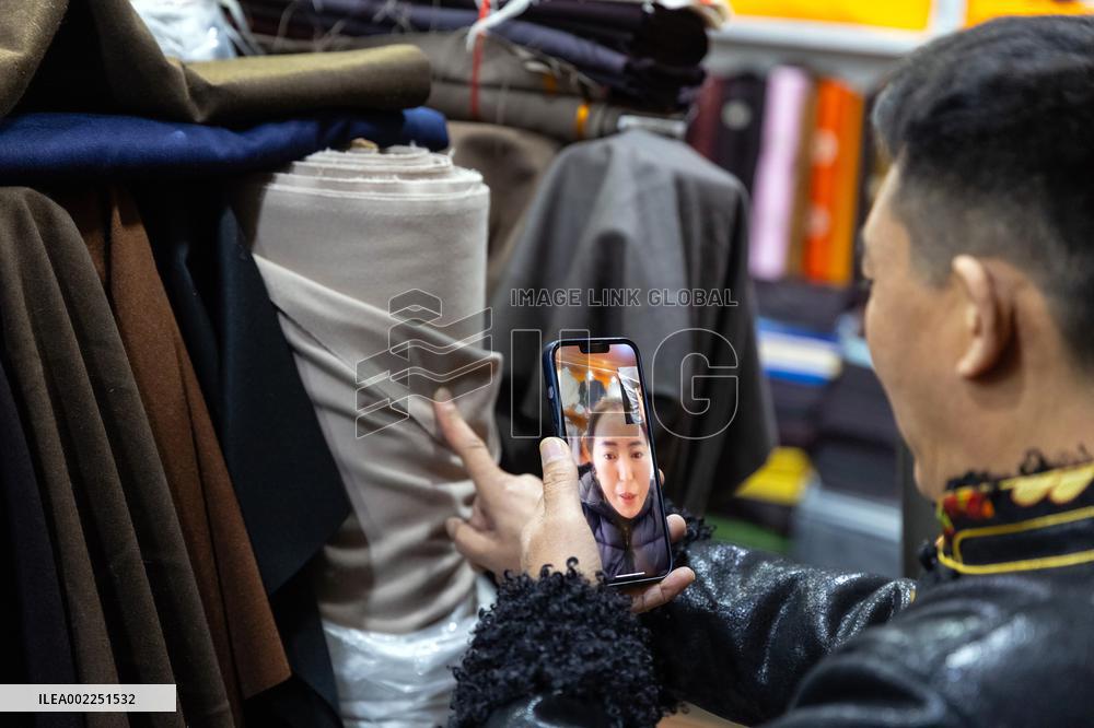 (ChineseToday)CHINA-SICHUAN-CHENGDU-TIBETAN BUSINESSMAN (CN)