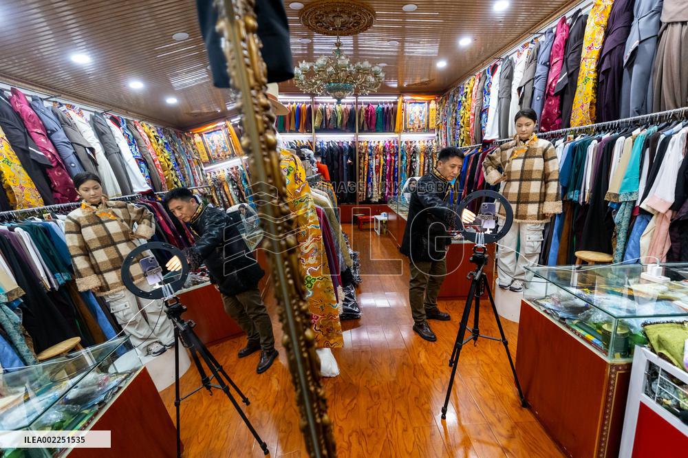 (ChineseToday)CHINA-SICHUAN-CHENGDU-TIBETAN BUSINESSMAN (CN)