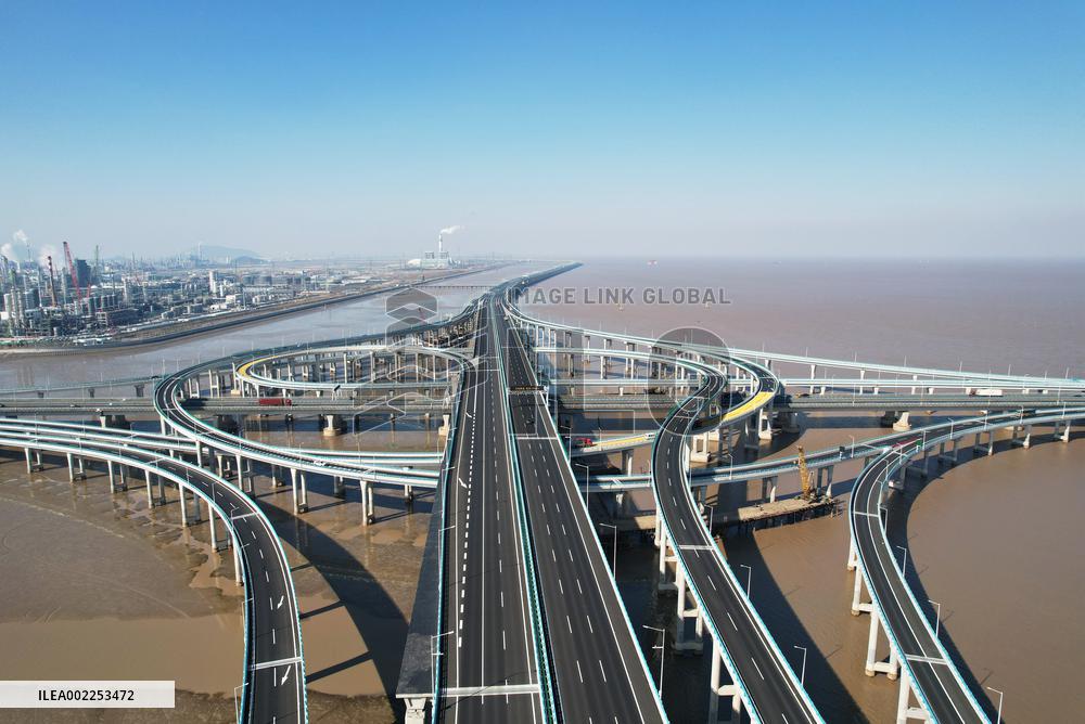 Asia's Largest Maritime Transport Hub in Ningbo